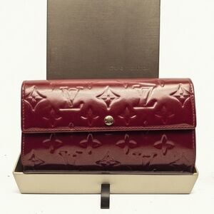 ❌ SOLD ❌Authentic Louis Vuitton Vernis Amarante Sarah Wallet ~ XLNT ~